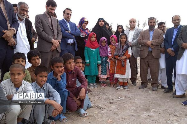 کلنگ زنی مدرسه 12 کلاسه شهدای ایران خودرو  در منطقه لار ناحیه یک زاهدان