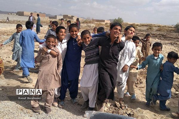 کلنگ زنی مدرسه 12 کلاسه شهدای ایران خودرو  در منطقه لار ناحیه یک زاهدان