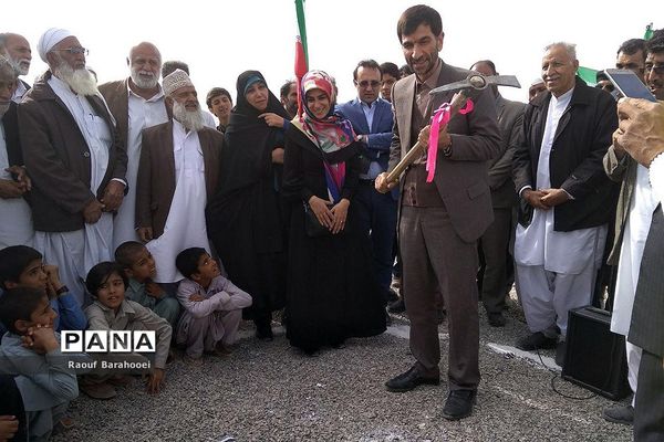 کلنگ زنی مدرسه 12 کلاسه شهدای ایران خودرو  در منطقه لار ناحیه یک زاهدان