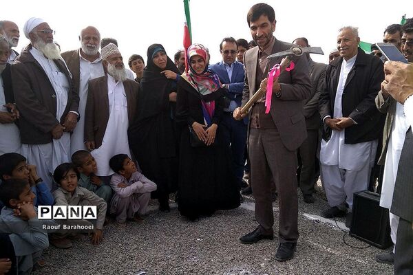 کلنگ زنی مدرسه 12 کلاسه شهدای ایران خودرو  در منطقه لار ناحیه یک زاهدان