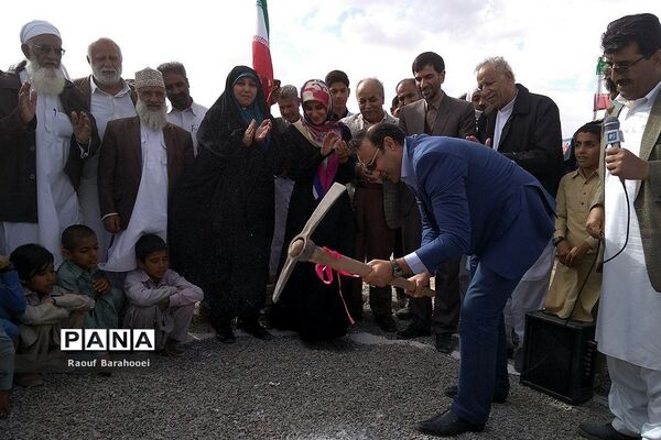 کلنگ زنی مدرسه 12 کلاسه شهدای ایران خودرو  در منطقه لار ناحیه یک زاهدان