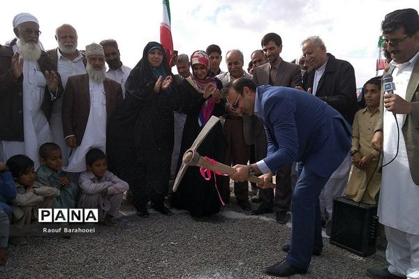 کلنگ زنی مدرسه 12 کلاسه شهدای ایران خودرو  در منطقه لار ناحیه یک زاهدان