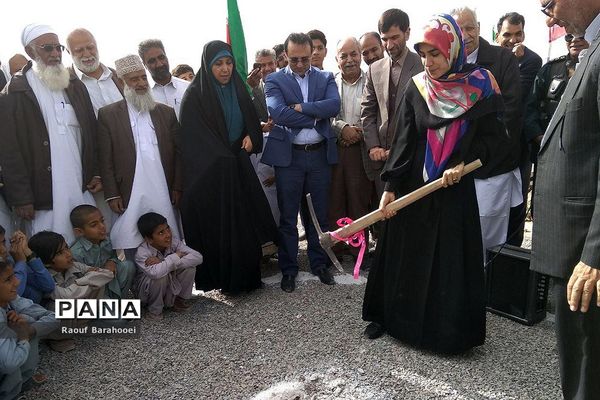 کلنگ زنی مدرسه 12 کلاسه شهدای ایران خودرو  در منطقه لار ناحیه یک زاهدان