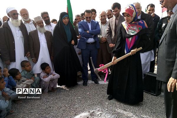 کلنگ زنی مدرسه 12 کلاسه شهدای ایران خودرو  در منطقه لار ناحیه یک زاهدان