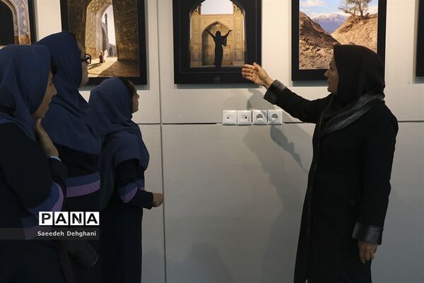 بازدید از نمایشگاه عکس در شیراز