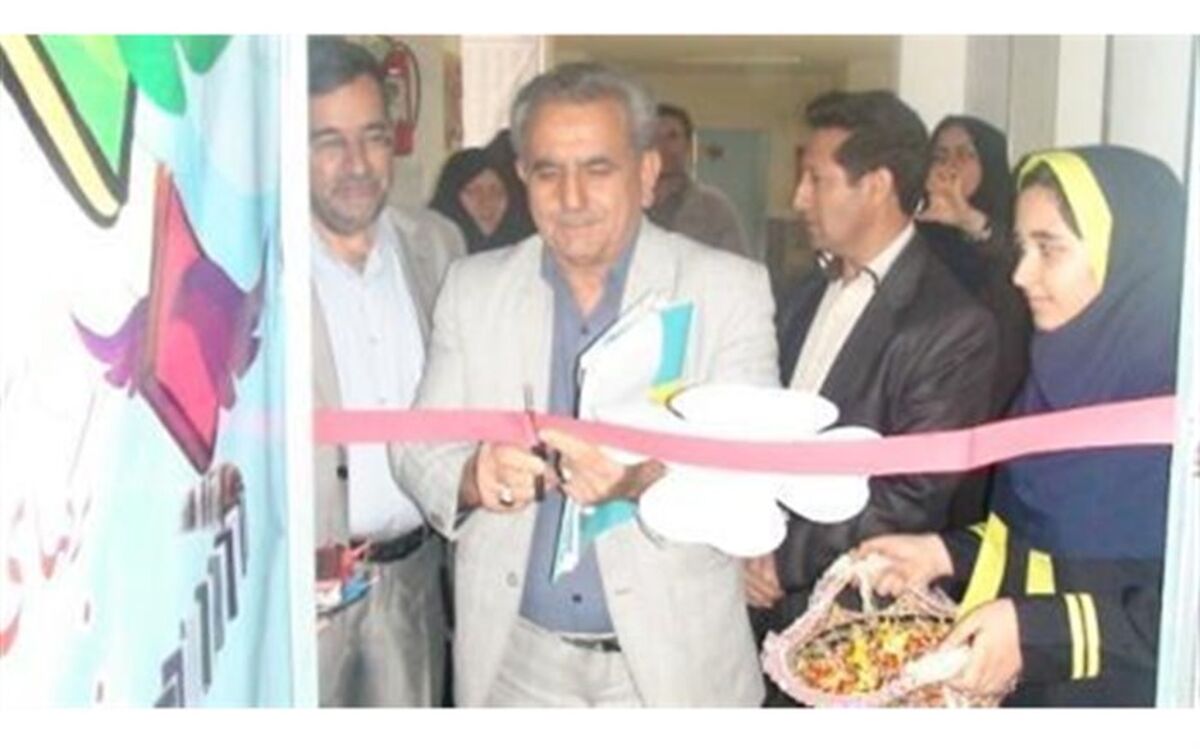 افتتاح کتابخانه دبیرستان هیات امنایی سمیه شهرستان دره شهر