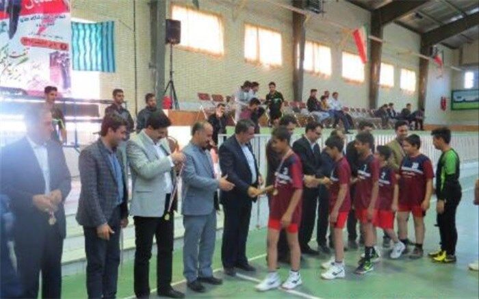 مسابقات هندبال دانش آموزان پسرآموزشگاه های ابتدایی استان یزد برگزار شد
