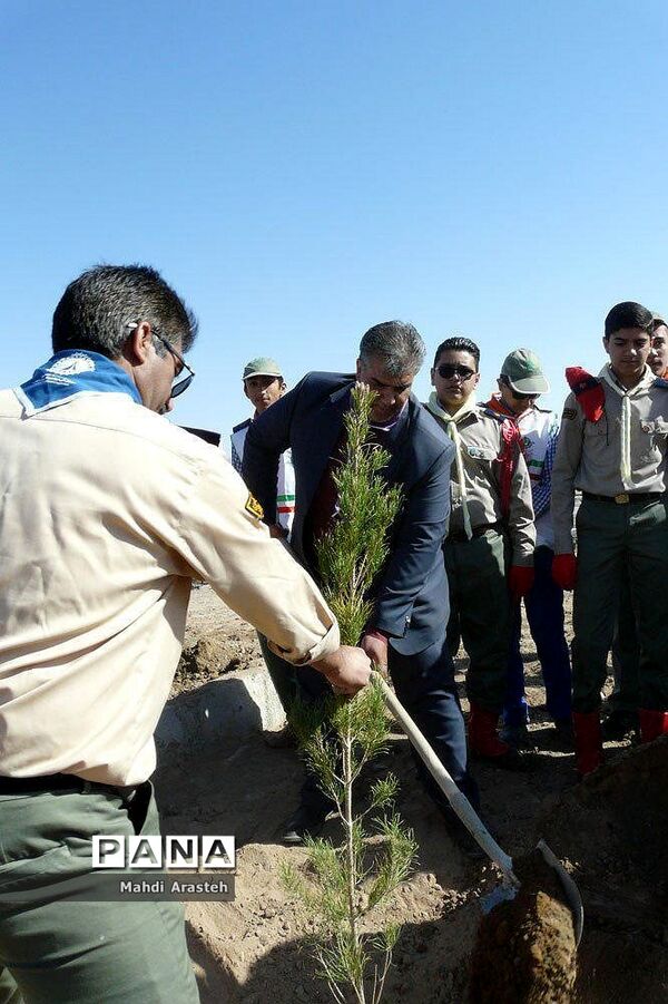 روز درختکاری دربوستان شهدای گمنام روستای حاجی آباد شهرستان بیرجند