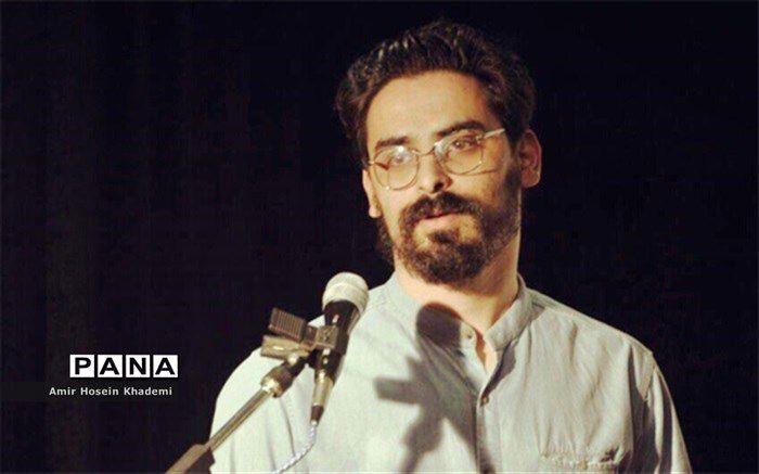 ‍ برگزاری نمایشگاه پوستر به مناسبت روز بزرگداشت شهدا در گالری هنرهای زیبا