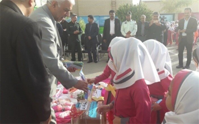 مشارکت دانش آموزان گناوه ای درجشن نیکوکاری