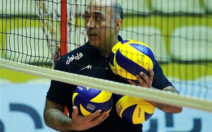 محمد وکیلی سرمربی تیم ملی والیبال نوجوانان ایران ماند