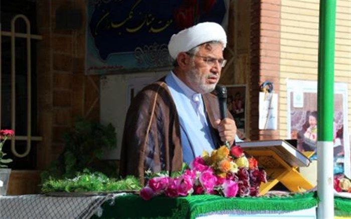 حضرت فاطمه (س) در دین مداری الگوست