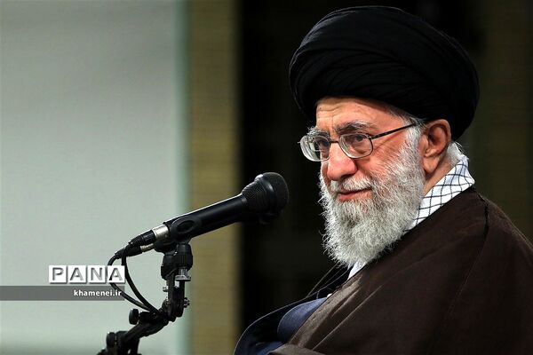 دیدار مداحان اهل‌بیت علیهم‌السلام با مقام معظم رهبری