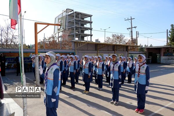 مراسم سپاس مربی در دبیرستان پیرایش نیشابور