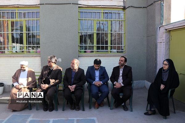 مراسم سپاس مربی در دبیرستان پیرایش نیشابور