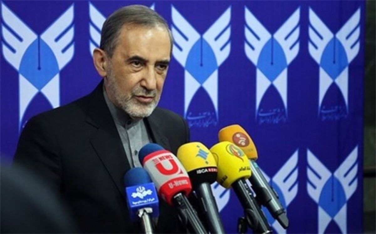 ولایتی استعفای رهبر از ریاست دانشگاه آزاد را تکذیب کرد