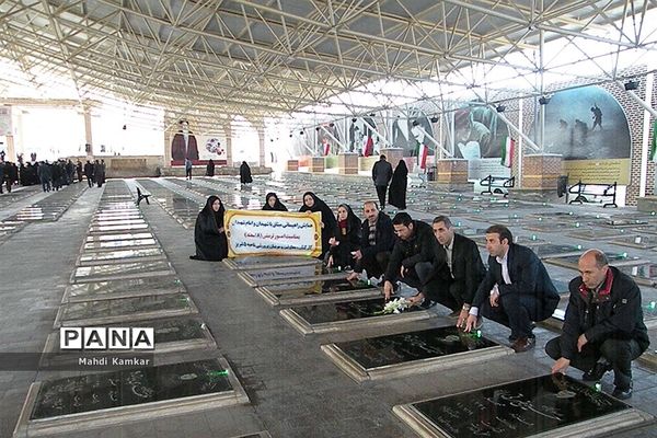 همایش پیاده روی میثاق با شهیدان به مناسبت هفته امور تربیتی در تبریز