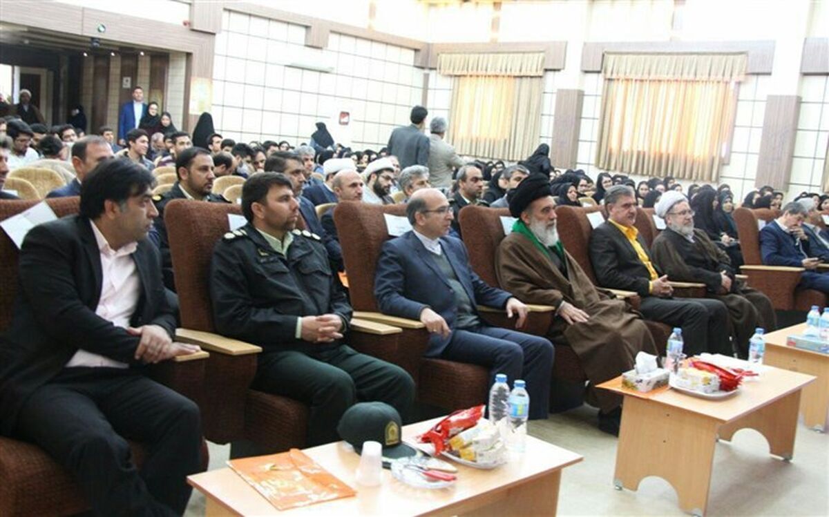 همایش ملی فقه وسلامت بامعرفی نفرات برتر درشیروان به کارخود پایان داد