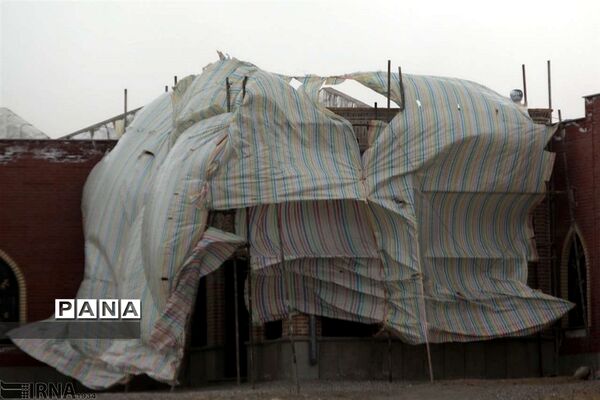 وزش شدید باد و خسارت‌های آن در تبریز