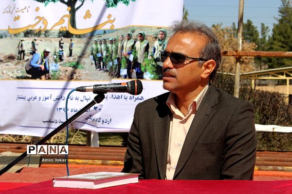 بنشانیم درخت تا طبیعت نفسی تازه کند
