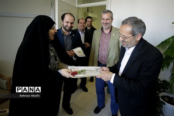 قدردانی معاون پرورشی و فرهنگی وزارت آموزش و پرورش از کارکنان زن سازمان دانش آموزی