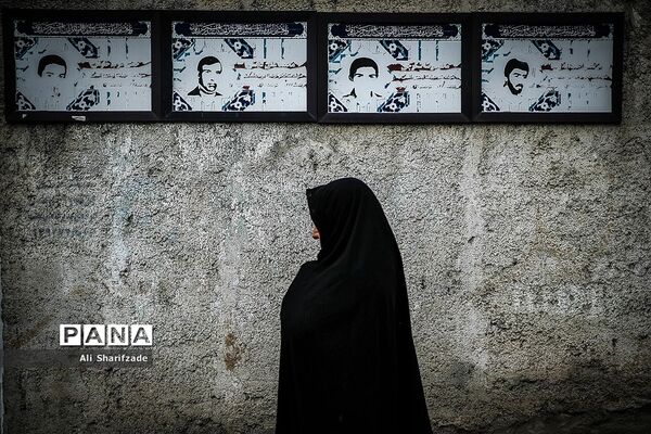 نقش شهدا بر دیوارهای شهر