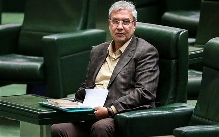 علی ربیعی بر سر «کار» ماند