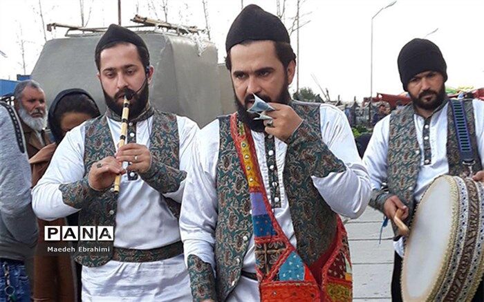 نوروزخوانان نوید بهار را به محمودآباد آوردند