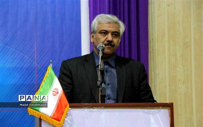راه حل اساسی توسعه کشور، توسعه آموزش و پرورش و سرمایه‌های انسانی است