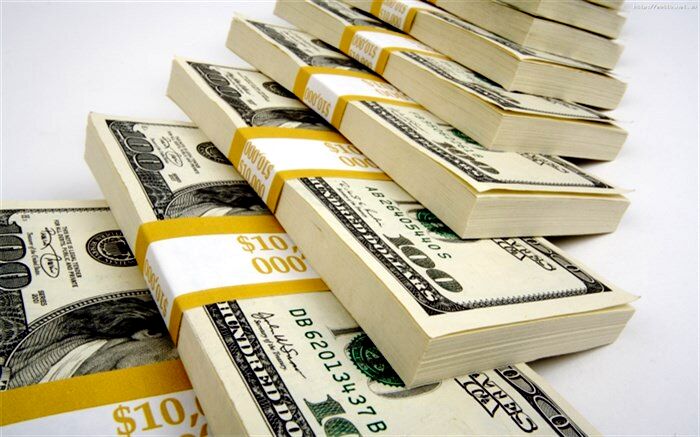 دلیل گرانی دلار به روایت محمود صادقی