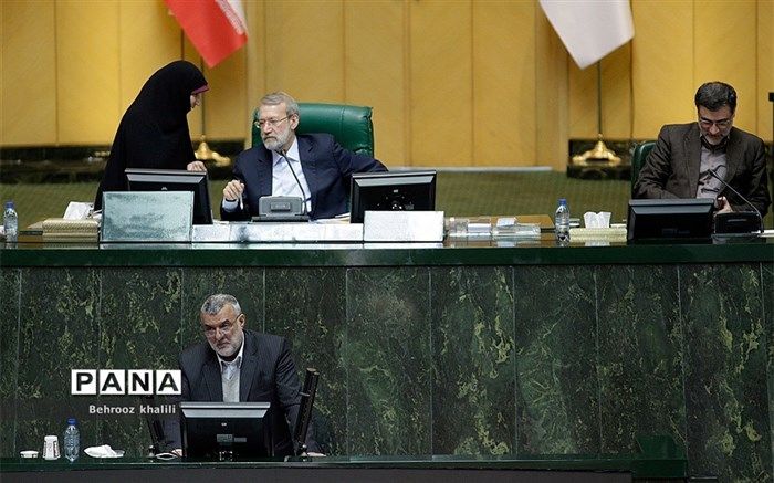 مخالفان استیضاح حجتی: آقایان نماینده، وزیرجهاد وزارتخانه‌ای ورشکسته را نجات داد