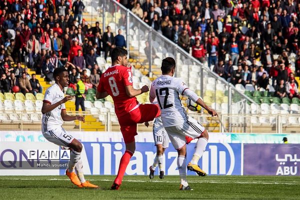 دیدار تیم‌های فوتبال تراکتورسازی ایران و الجزیره امارات