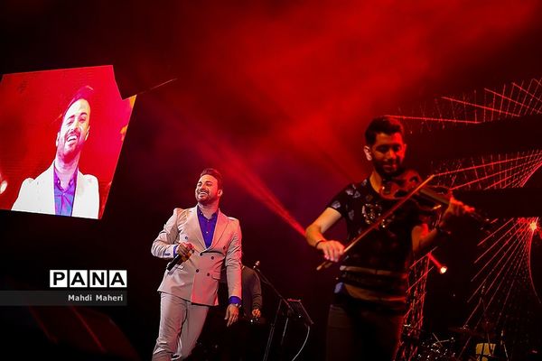 کنسرت «بابک جهانبخش»