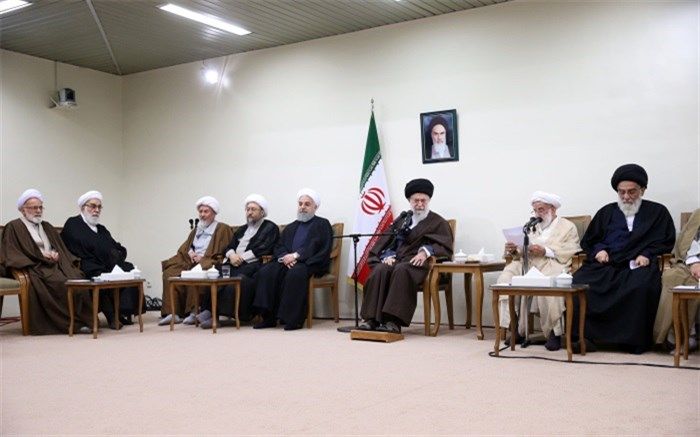 رهبر انقلاب: از مشکلات مردم مطلعیم اما هیچ مشکل حل‌نشدنی در کشور وجود ندارد