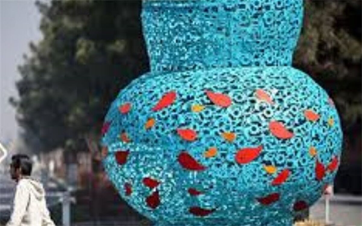 اجرای زنده هنر نقاشی در 30 میدان اصلی اصفهان