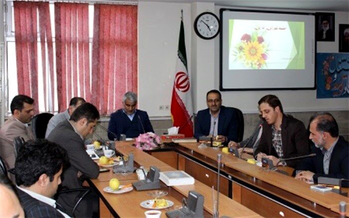 ما باید با عمل خود ثابت کنیم که یار و یاور آموزش و پرورش هستیم