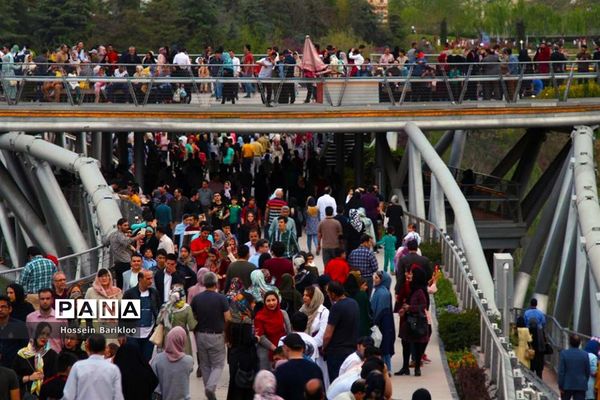 پل طبیعت تهران در نوروز