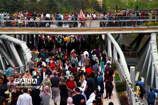 پل طبیعت تهران در نوروز