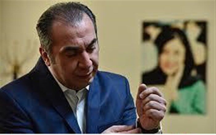 شبکه نمایش ساعت پنج عصر و من سالوادر نیستم را پخش می کند