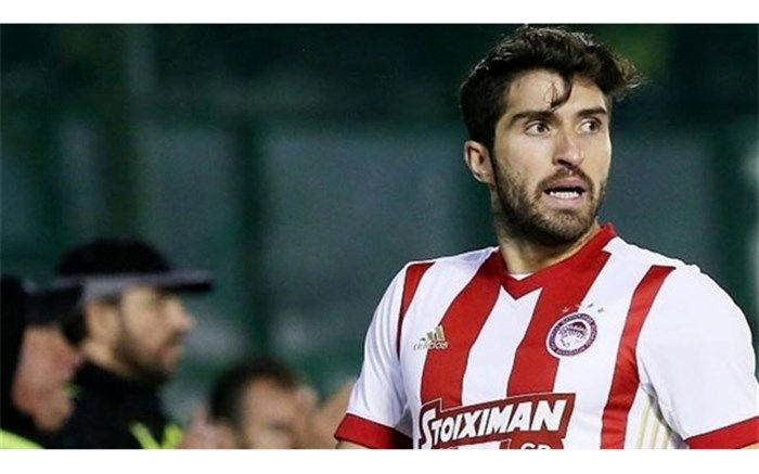 تصمیم عجیب مدیر یونانی؛ کریم انصاری‌فرد و احسان حاج صفی از المپیاکوس کنار گذاشته شدند