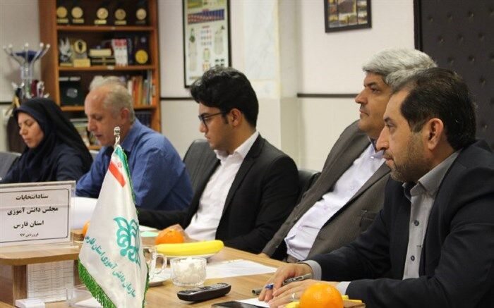 معاون متوسطه آموزش و پرورش فارس: مجلس دانش آموزی تربیت کننده مدیران میانی و ارشد دهه پنجم انقلاب است
