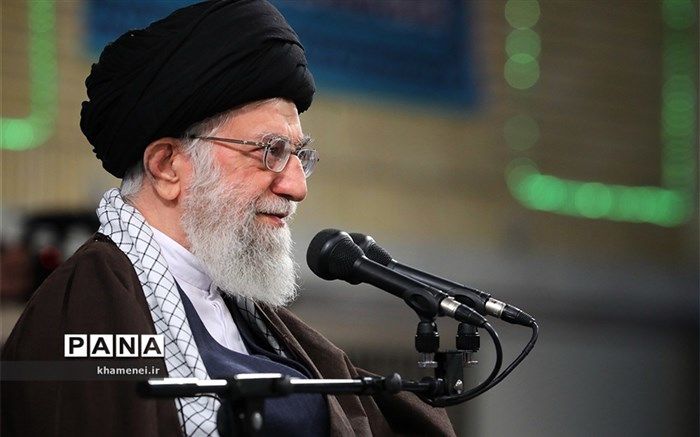 دیدار جمعی از مسئولان و سفرای کشورهای اسلامی با رهبر انقلاب