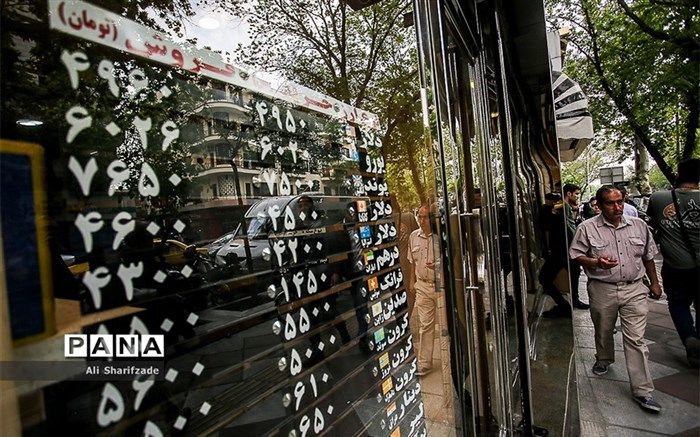 صادرکنندگان ملزم شدند ارز خود را به سیستم بانکی یا صرافی‌ها بفروشند