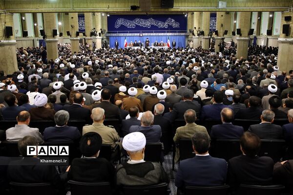 دیدار مسئولان نظام و سفرای کشورهای اسلامی با مقام معظم رهبری