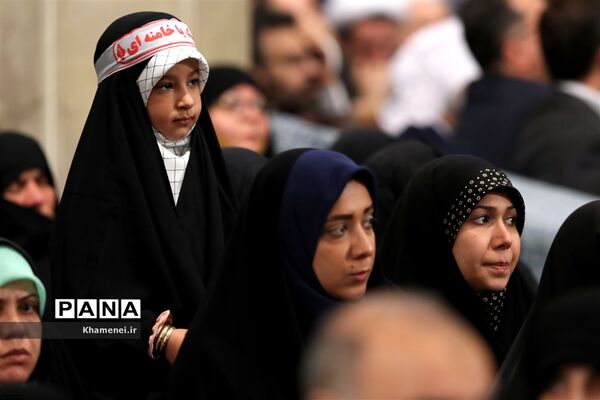 دیدار مسئولان نظام و سفرای کشورهای اسلامی با مقام معظم رهبری