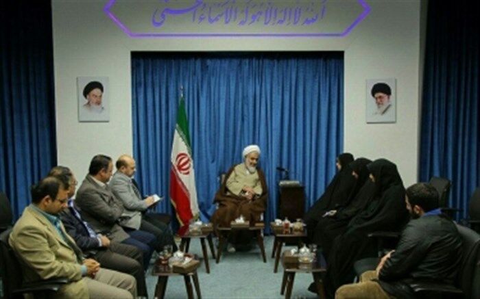 دیدار مدیر کل دفتر امور اجتماعی و فرهنگی استانداری با امام جمعه قزوین