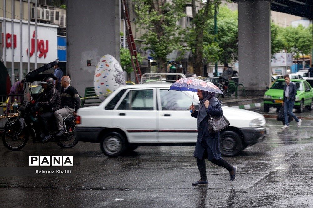 بارش های پراکنده مناطقی از فارس را در برگرفت