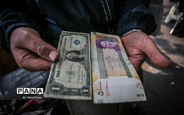 سعیدی، عضو کمیسیون اقتصادی مجلس: دست قاچاقچیان ارز را قطع نکنیم، ضربه سختی می خوریم