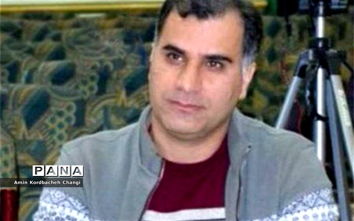 فیلمساز فرهنگی پاکدشت:مدراس بیش از حد خود را در چارچوب کتب درسی گرفتار کرده‌اند