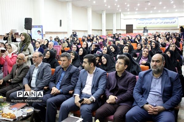 اختتامیه اولین جشنواره قصه گویی ویژه مربیان پیش دبستانی آموزش و پرورش ناحیه 2 ارومیه